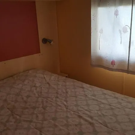 Natur Camping Bungalow T3 - A Dois Passos Das Praias Da Nazare E De Portugal * 帕塔亚什